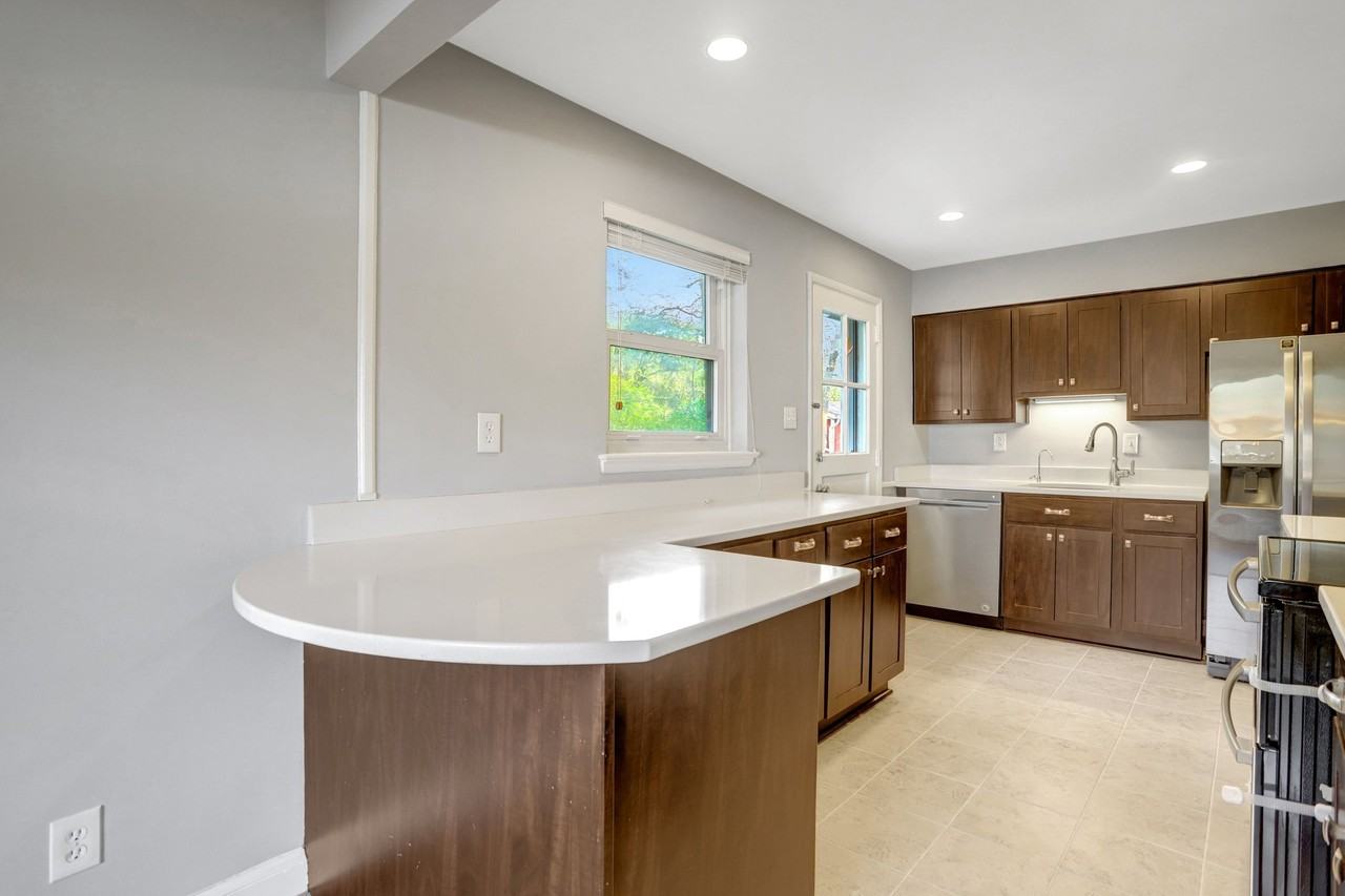 3713 Lockwood Ln #1 - Photo 5 of 29