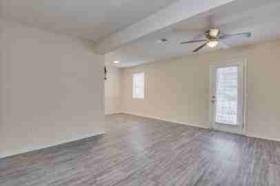 2575 Tobacco Rd #2575A - Photo 3 of 14