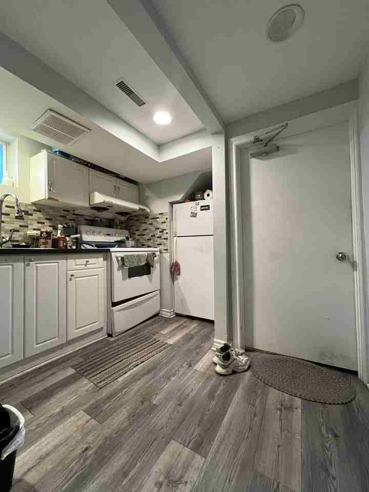 18 Linden Ave #2 - Photo 3 of 11