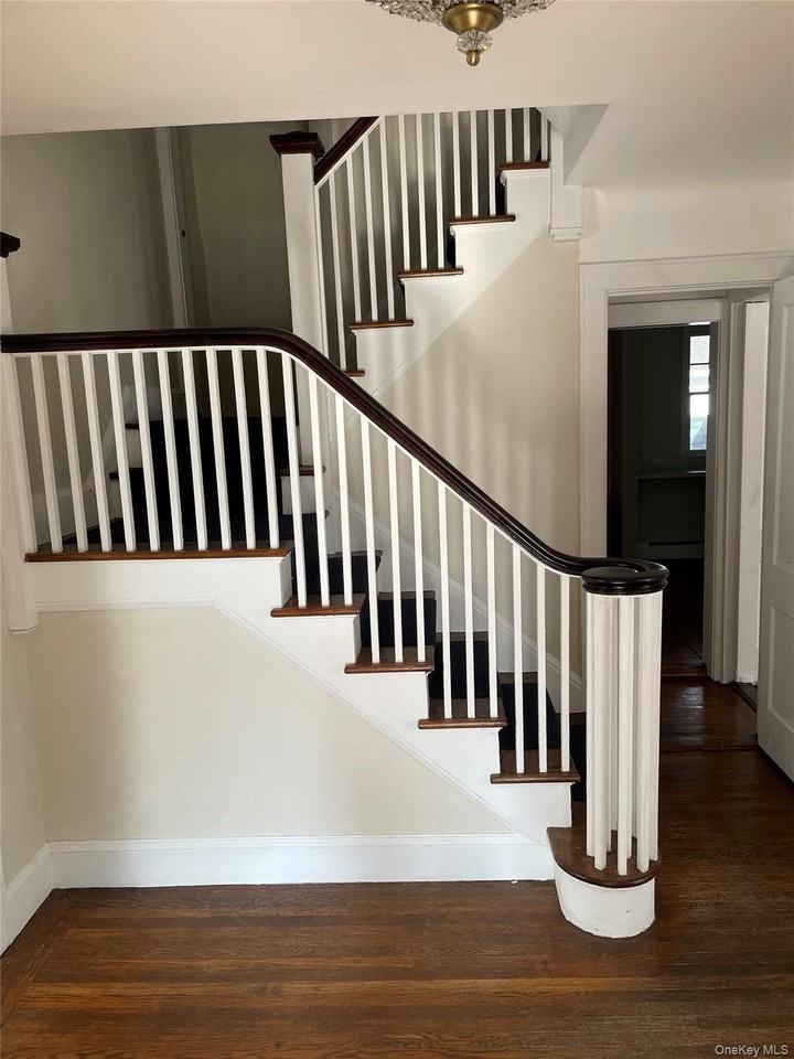 56 Nassau Blvd - Photo 2 of 25