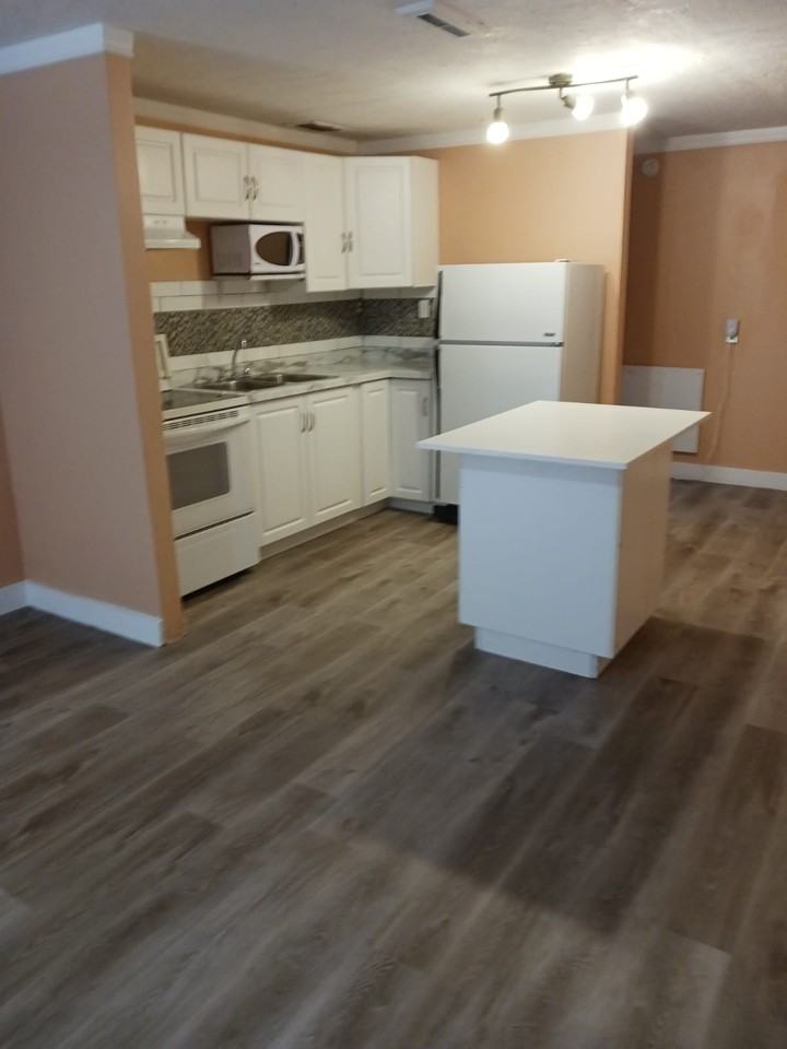 54 Sheridan Drive - Photo 3 of 19