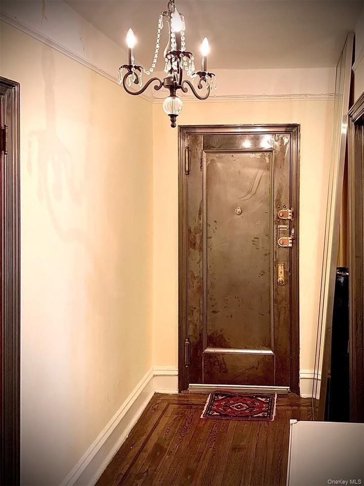 7320 Austin St Apt 4a - Photo 3 of 17