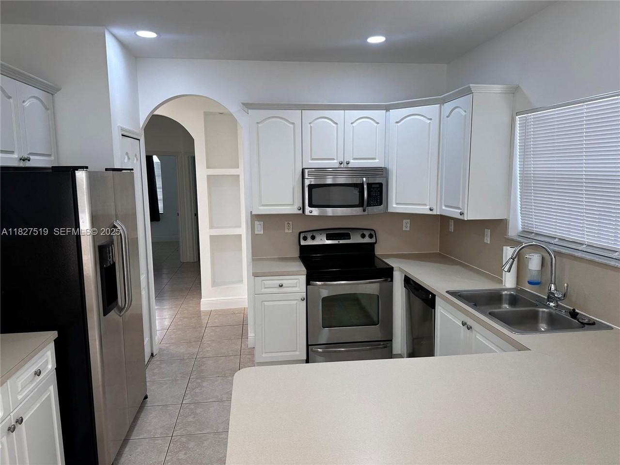 5060 Southwest 159th Avenue - Photo 7 of 14
