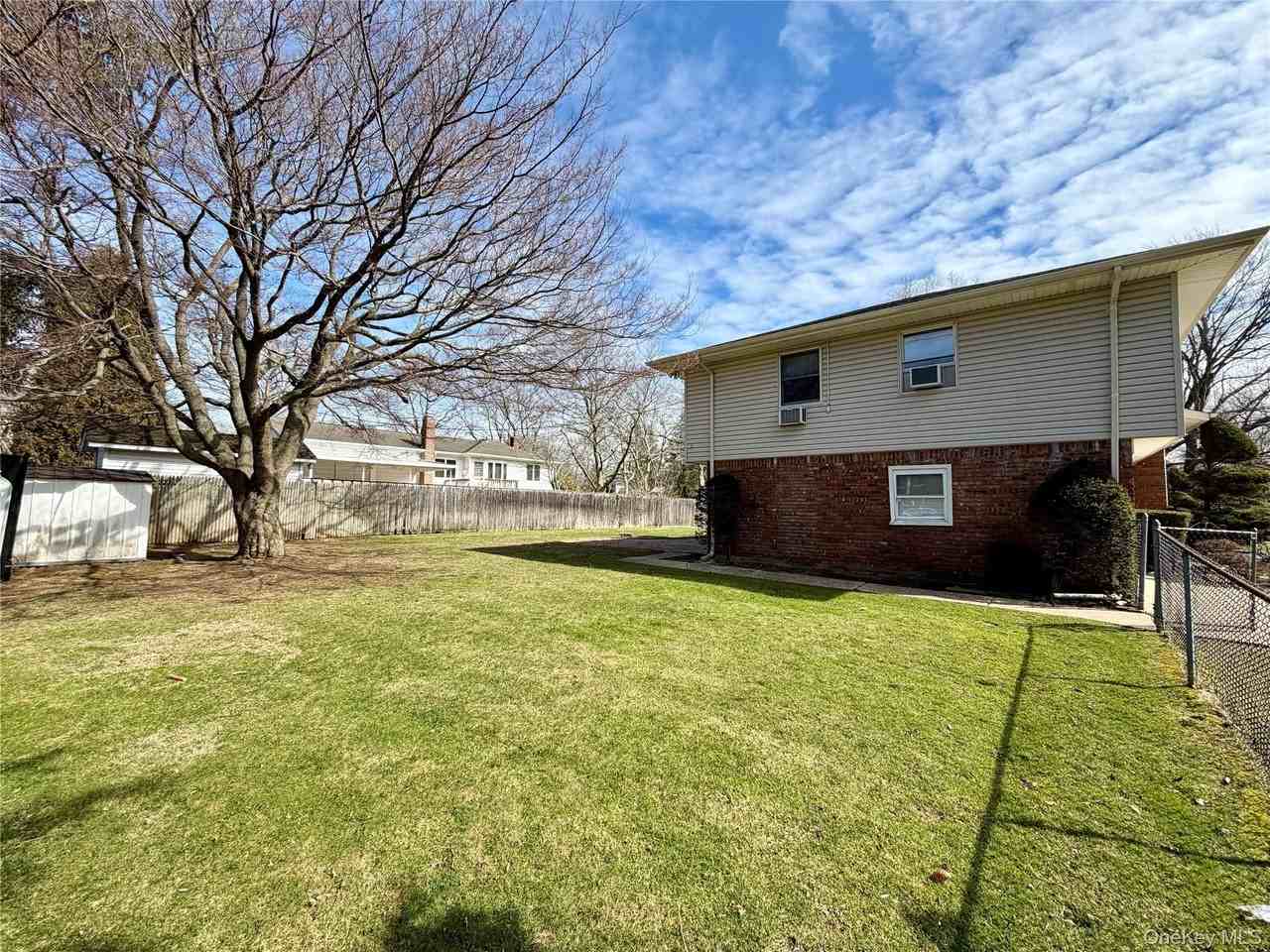 14 Glendale Dr - Photo 3 of 18