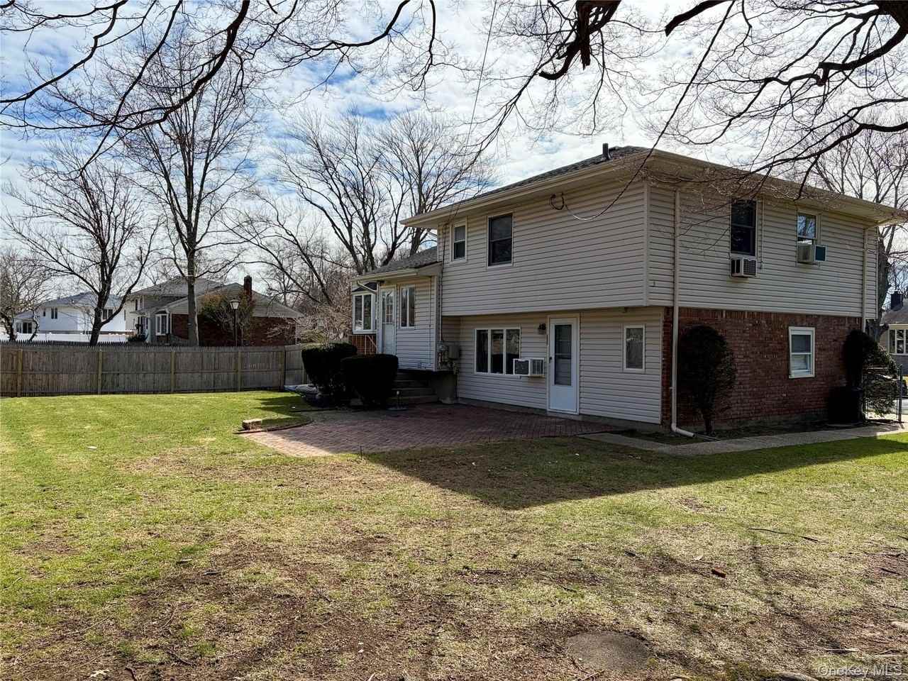 14 Glendale Dr - Photo 4 of 18