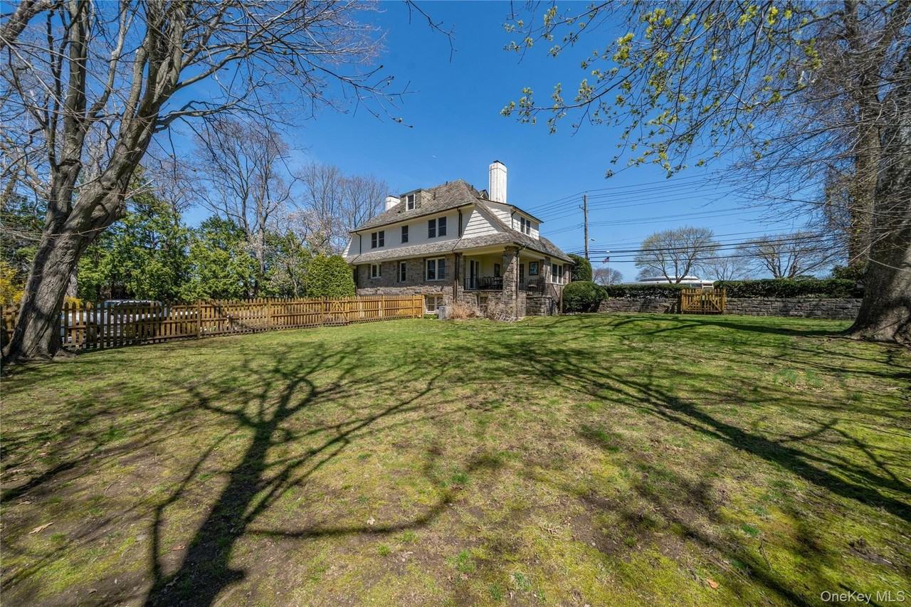 535 North St - Photo 5 of 37