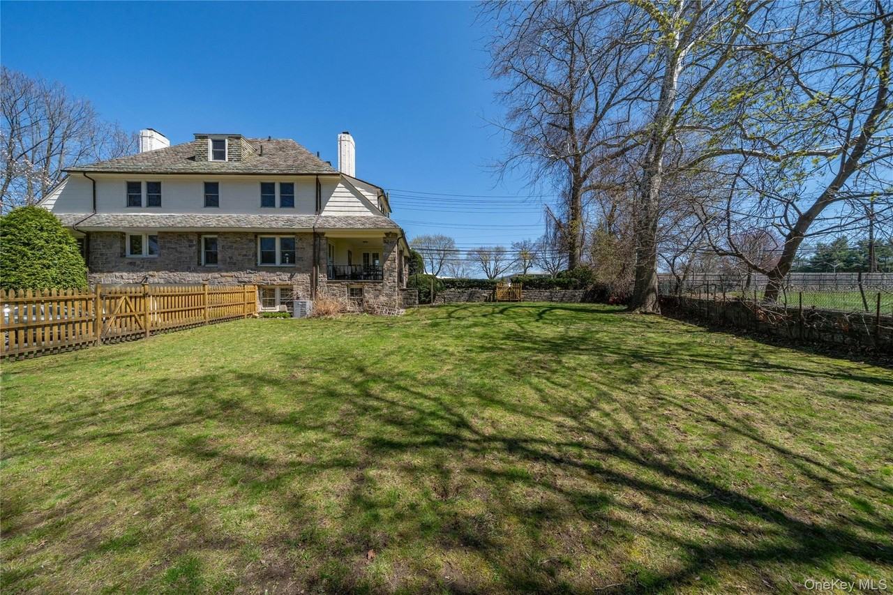 535 North St - Photo 6 of 37