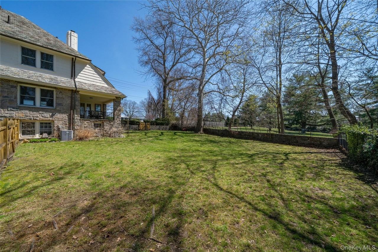 535 North St - Photo 7 of 37