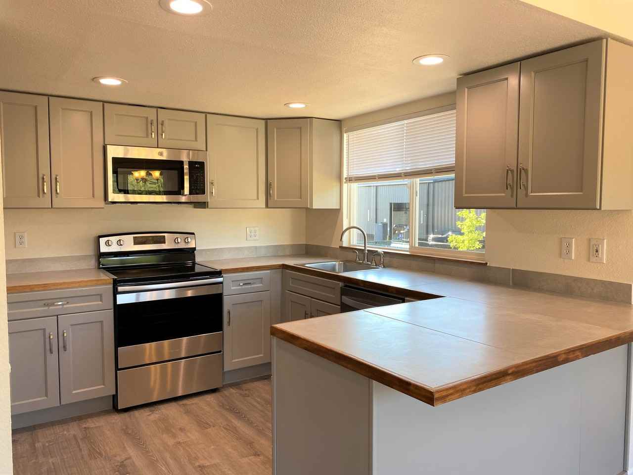 5517 108th Avenue Court East - Photo 2 of 13