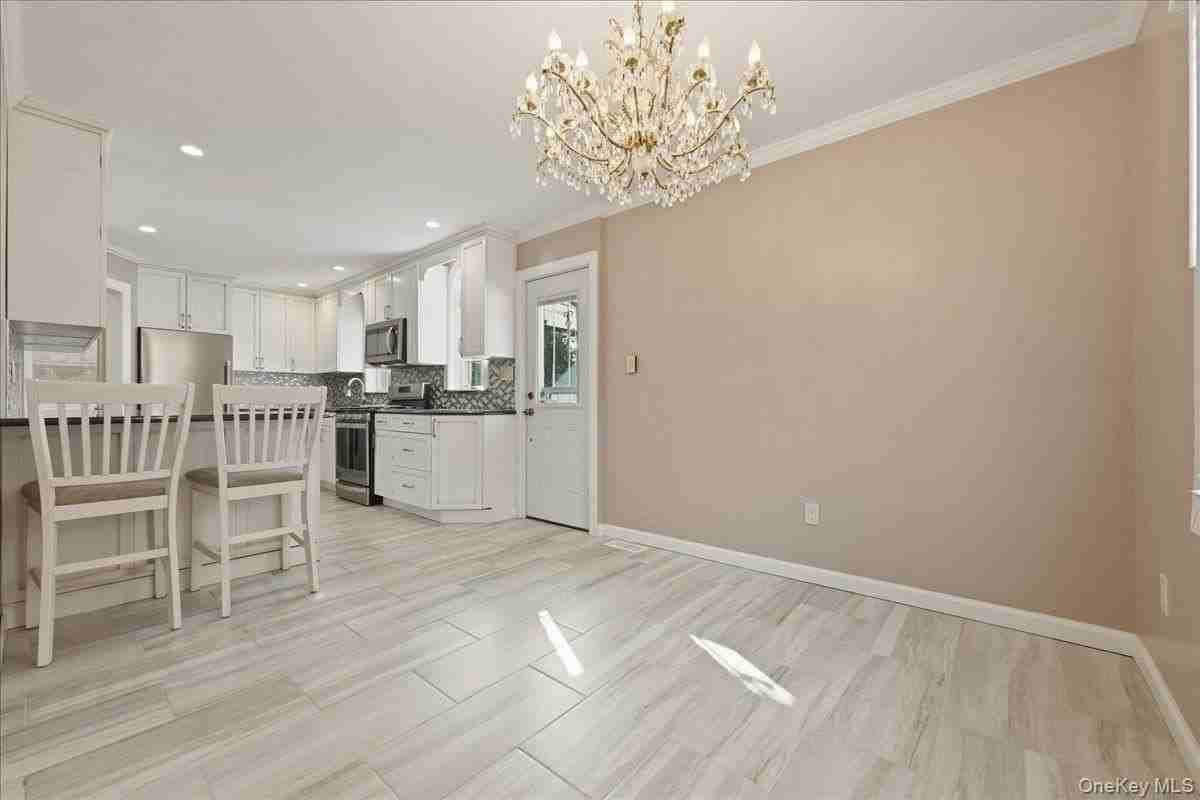 18 Durham Rd - Photo 7 of 34