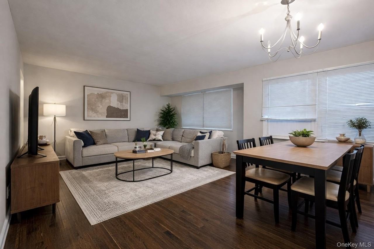 2 7 Lambert Avenue - Photo 2 of 8