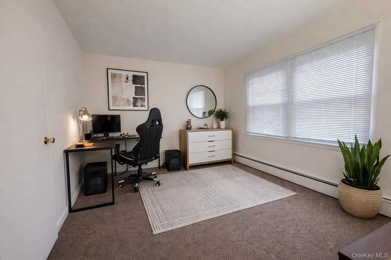 2 7 Lambert Avenue - Photo 7 of 8