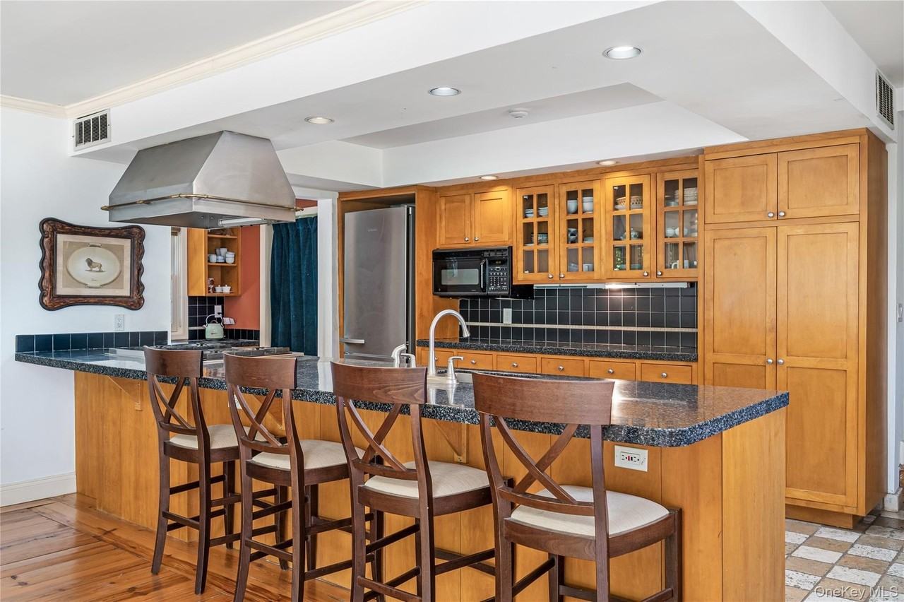 197 Route 9w - Photo 5 of 26