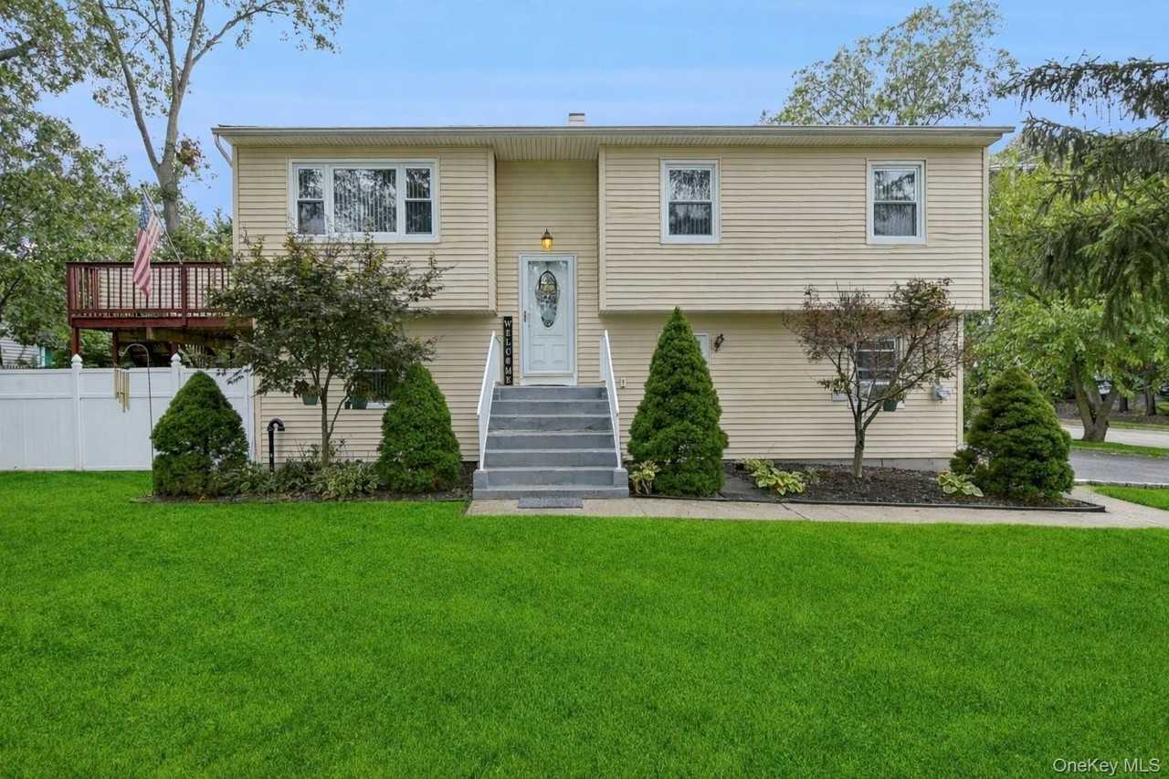 308 Browns Rd - Photo 2 of 28