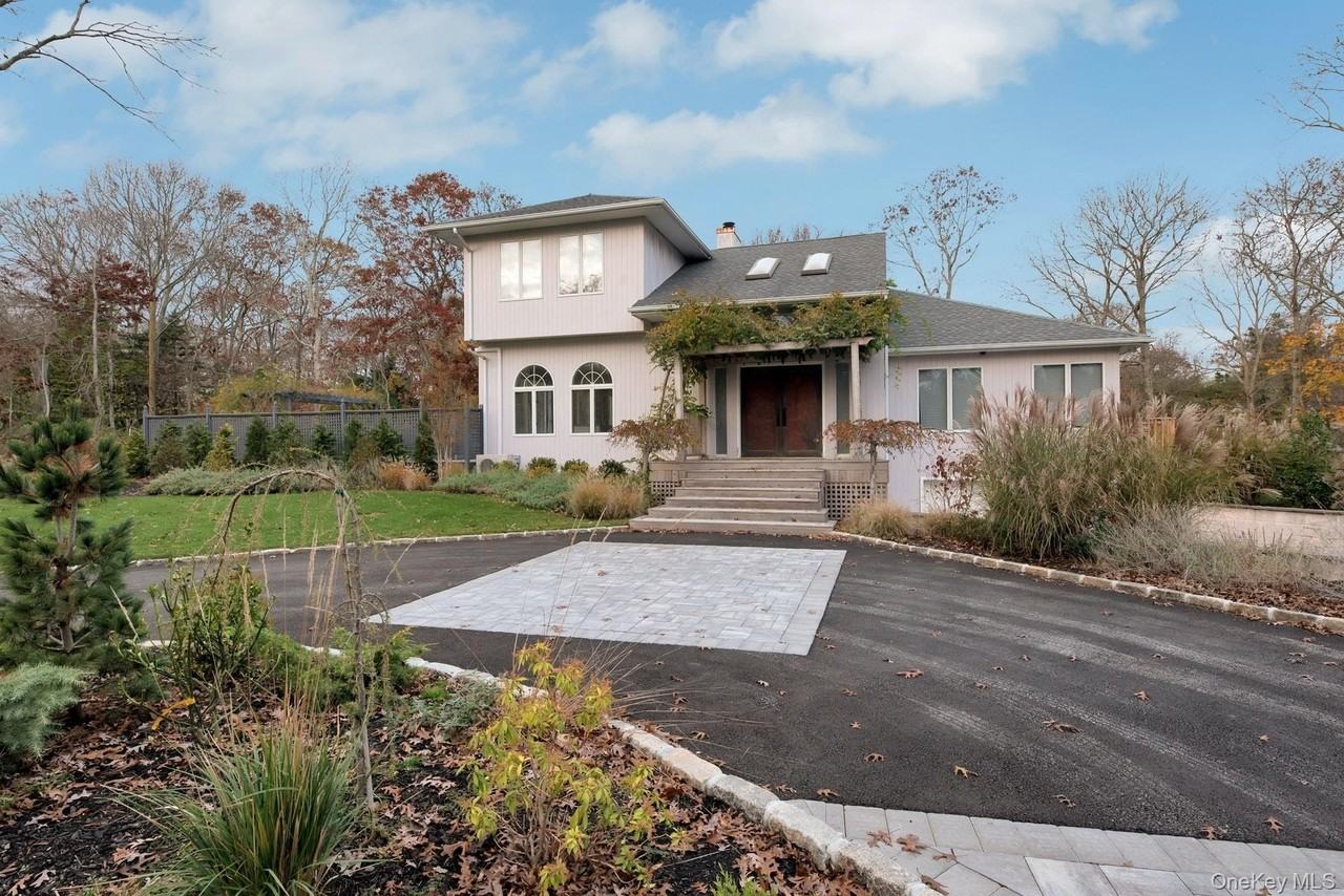 35 Bay Ave W - Photo 3 of 23