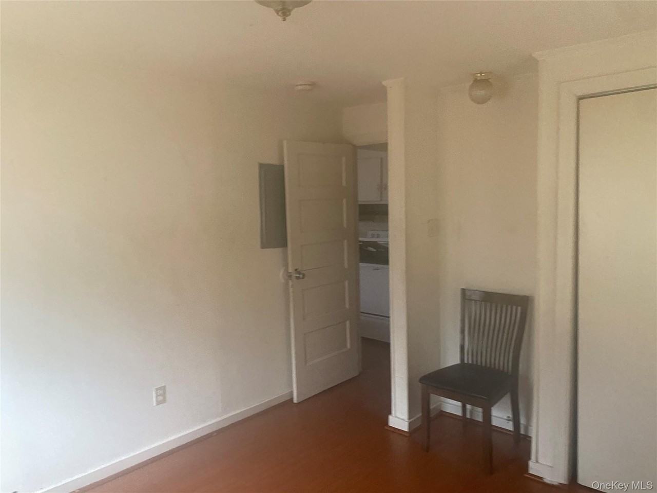 52 Lincoln Pl - Photo 3 of 5