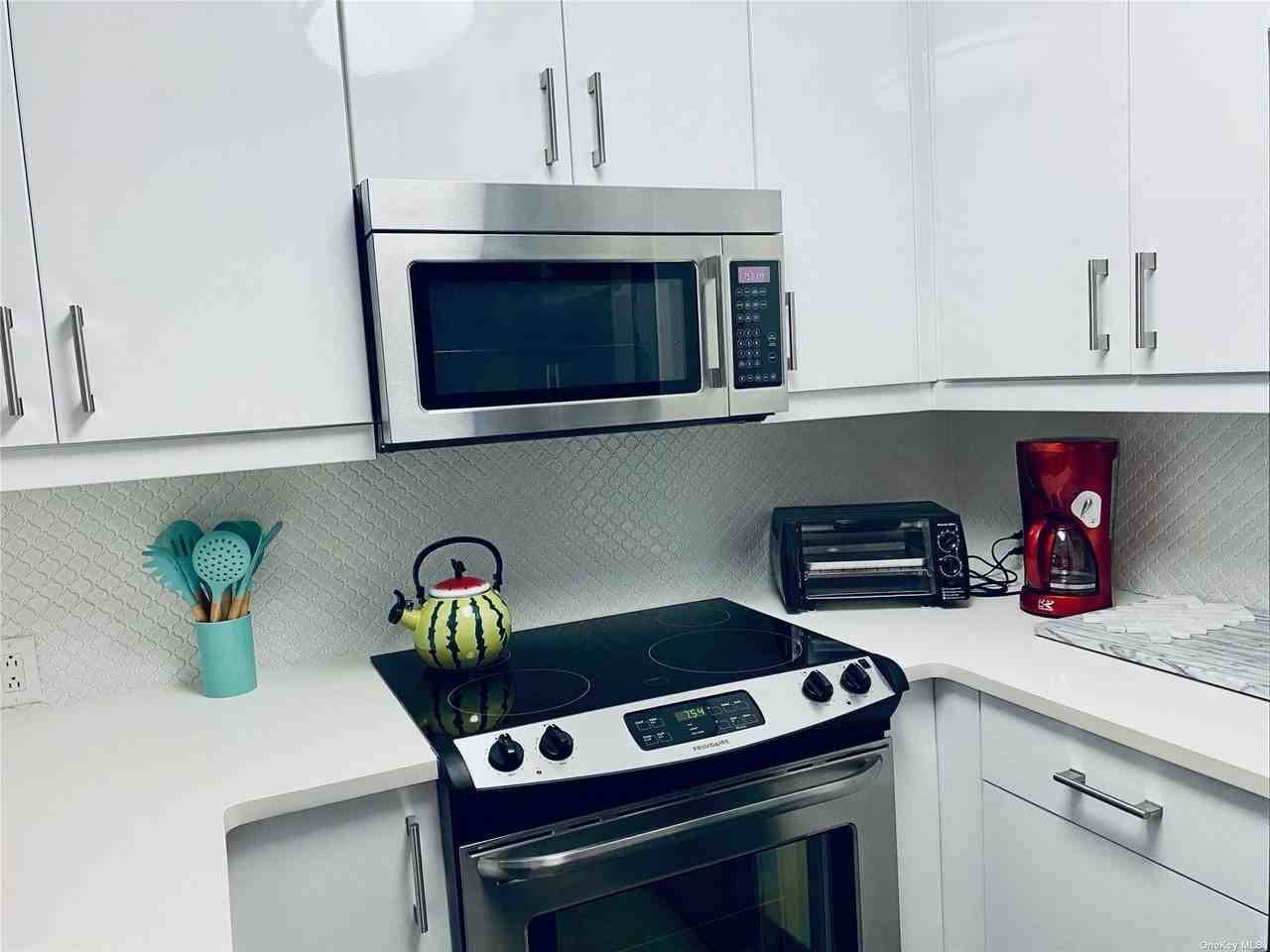 180 Clipper Roadway - Photo 6 of 17