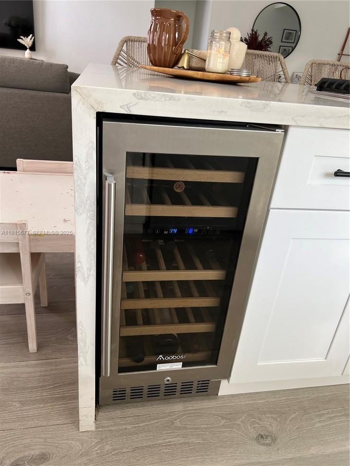 15830 Southwest 85th Street - Photo 3 of 18