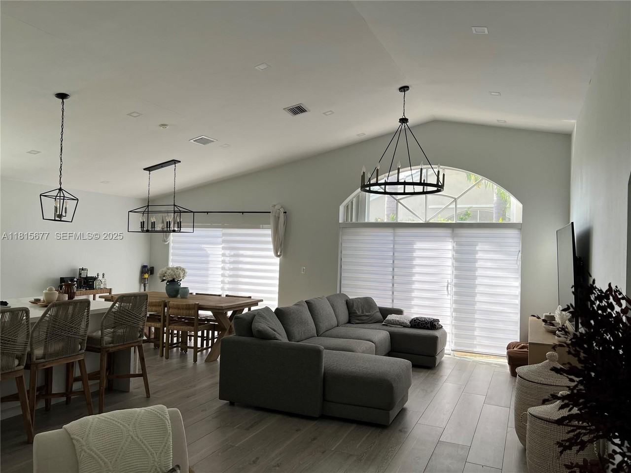 15830 Southwest 85th Street - Photo 5 of 18