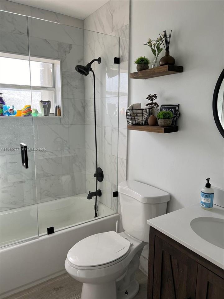 15830 Southwest 85th Street - Photo 6 of 18