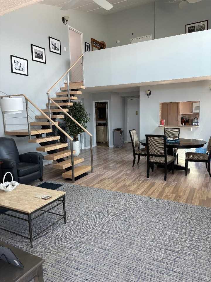 750 W Broadway ##5q - Photo 6 of 32