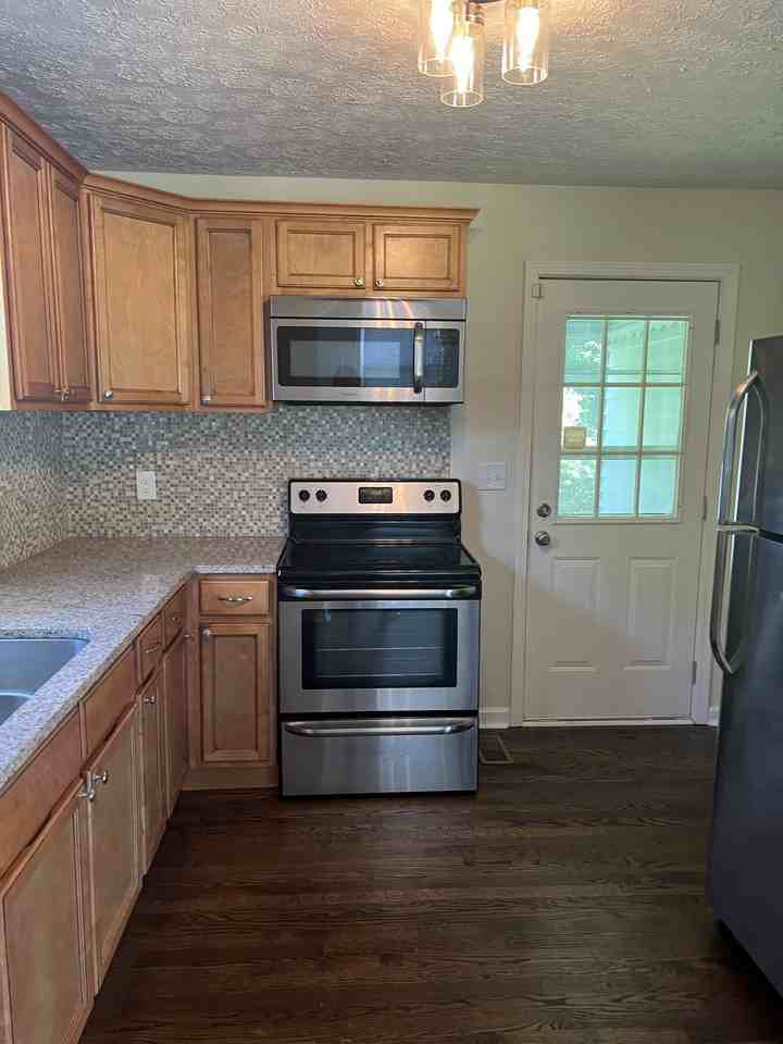 5925 Carl Pl - Photo 4 of 8