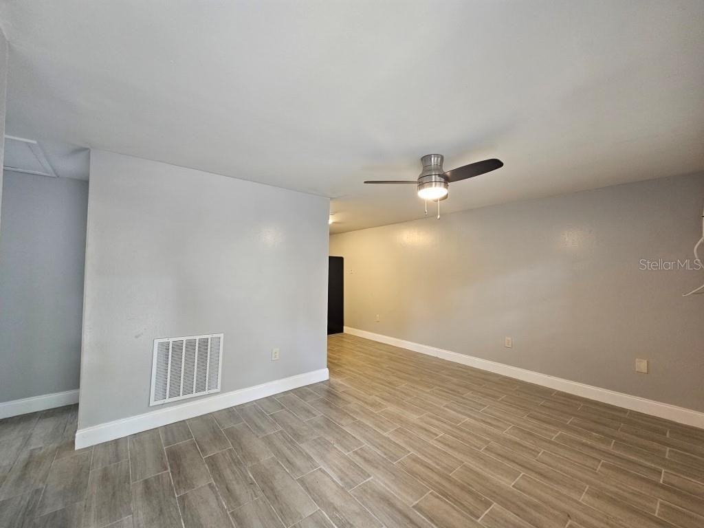 5322 Pine St ##A - Photo 3 of 11