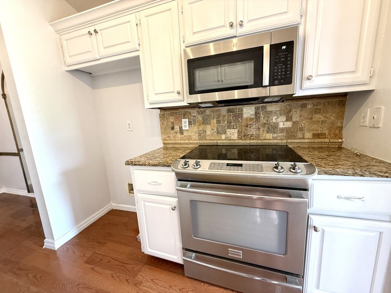 427 N Rockford Pl #1 - Photo 3 of 44