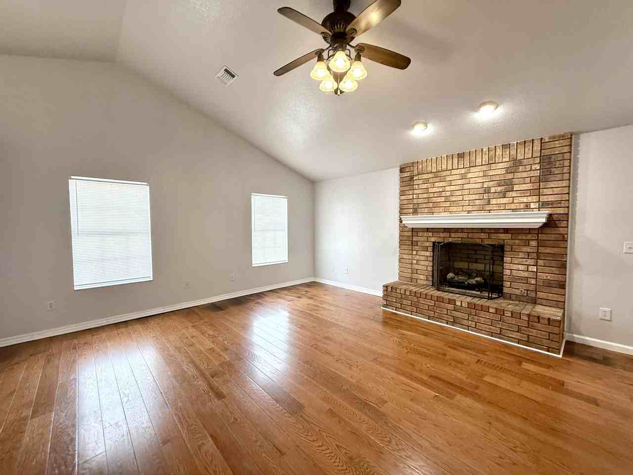 427 N Rockford Pl #1 - Photo 7 of 44