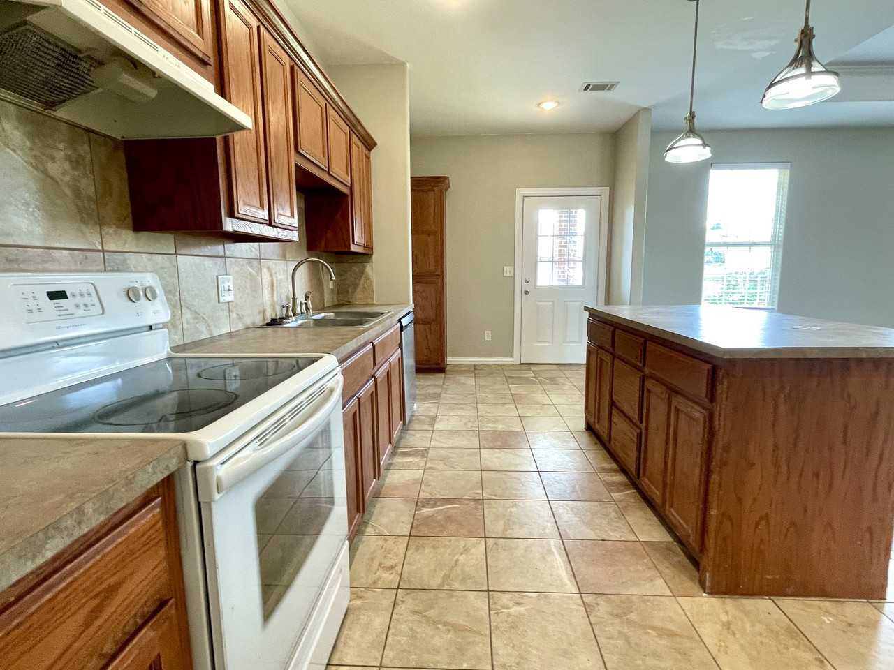 4904 Caddo Creek Ct #1 - Photo 5 of 32