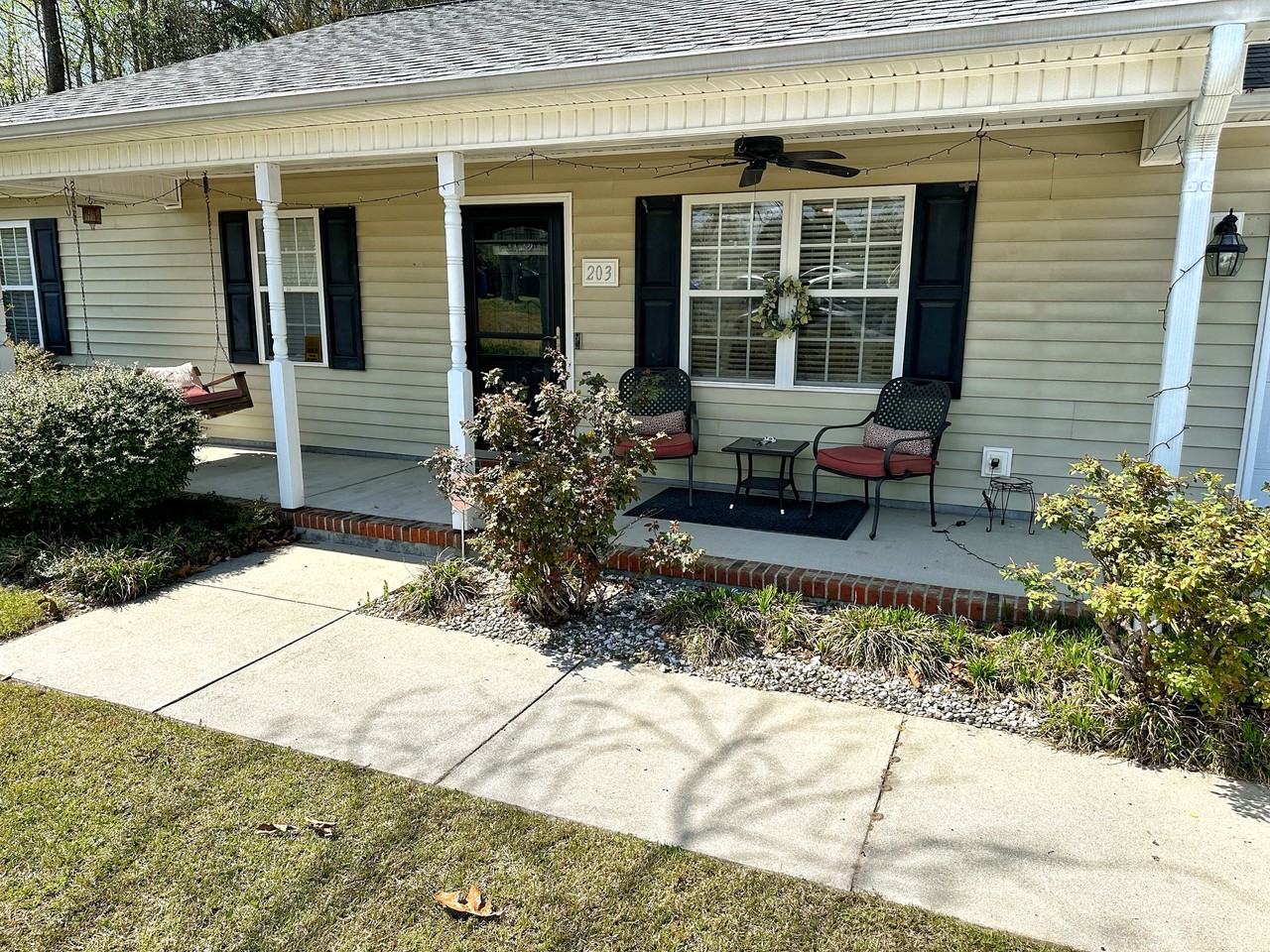 203 Stockton Ct #1 - Photo 3 of 25
