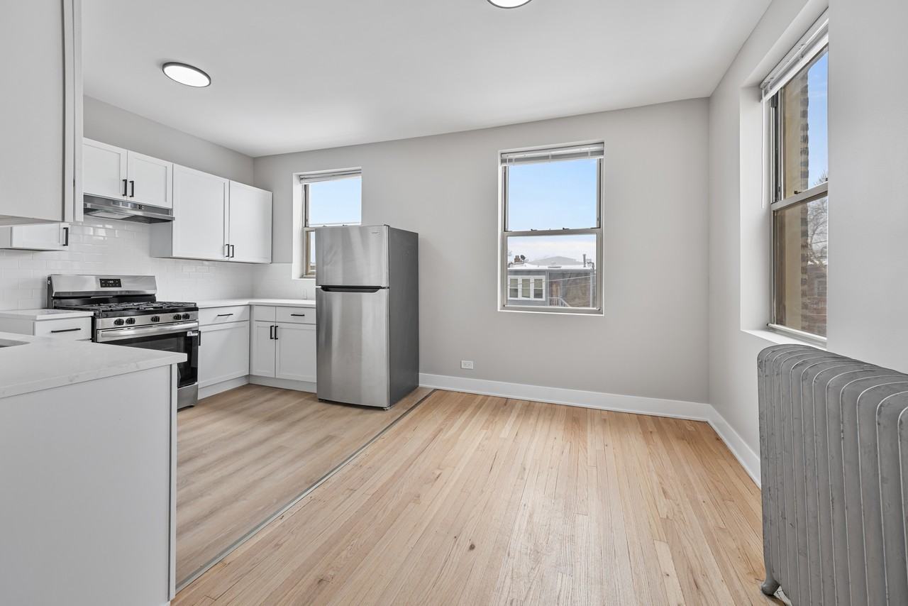 7518 N Seeley Ave #7518-1E - Photo 3 of 12