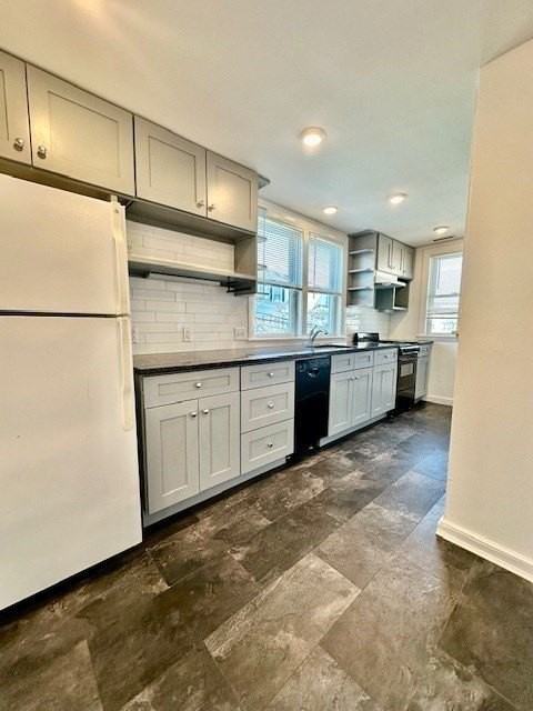 144 Robbins St Unit 4 #4 - Photo 3 of 10