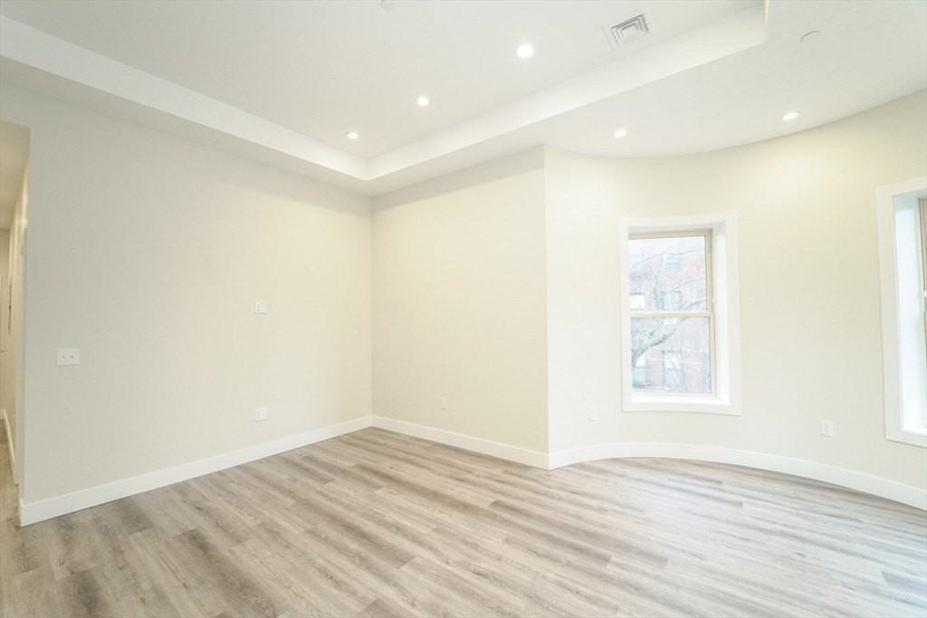 424 Marlborough St Unit 2 - Photo 4 of 15