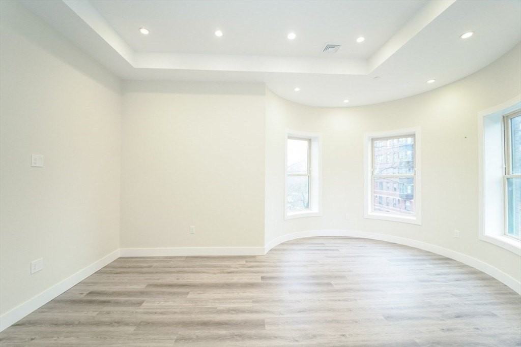 424 Marlborough St Unit 2 - Photo 5 of 15