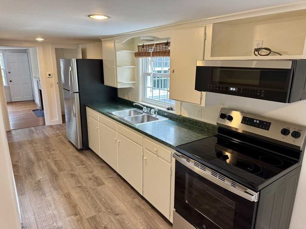 198 Main St Unit 2 - Photo 7 of 28