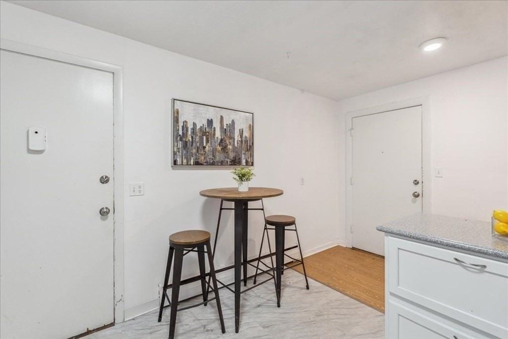 82 Lionel Ave Apt A - Photo 2 of 10