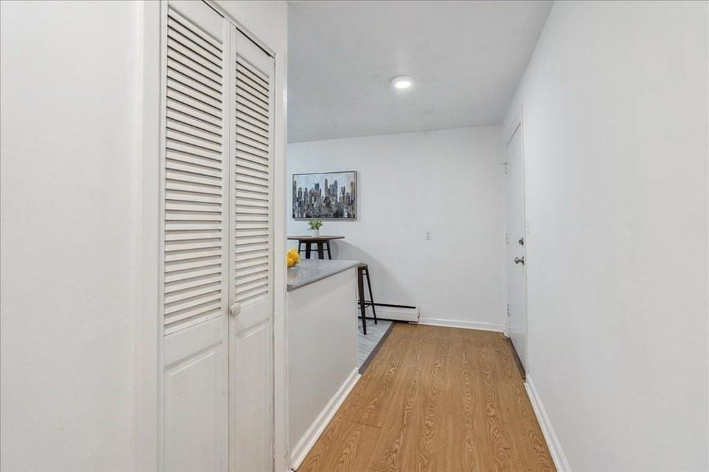 82 Lionel Ave Apt A - Photo 3 of 10