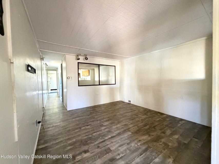 384 Glenerie Blvd - Photo 4 of 15