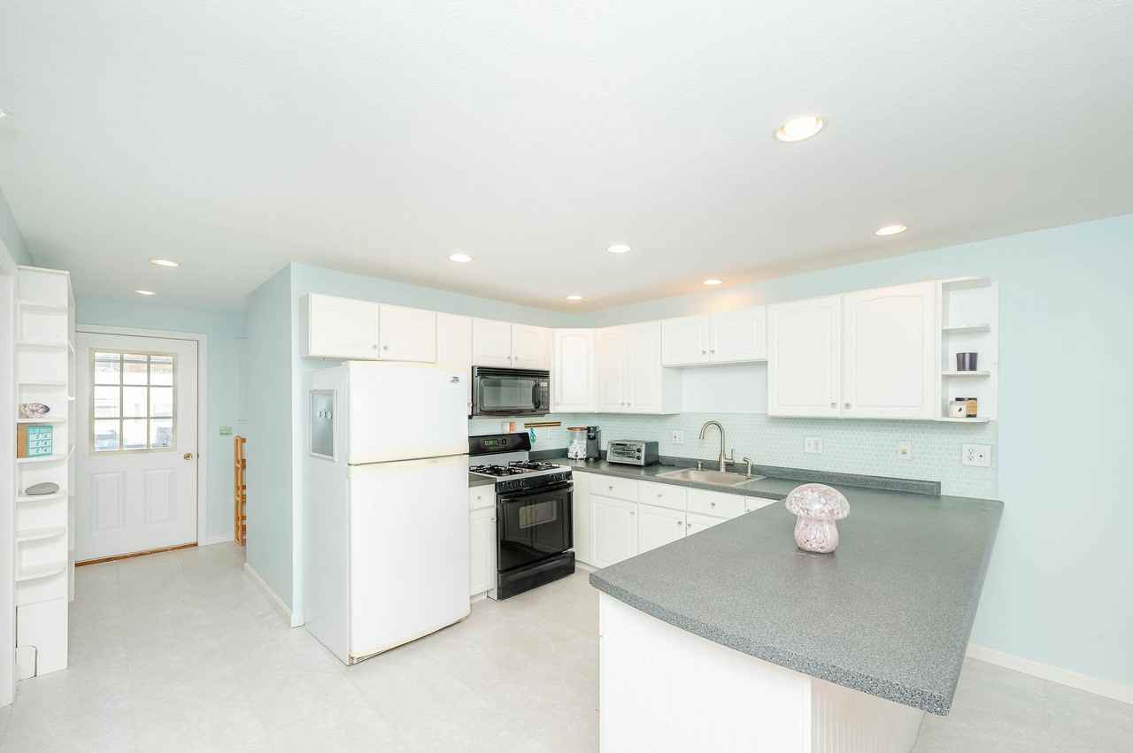 790 York St Apt 2 - Photo 6 of 46