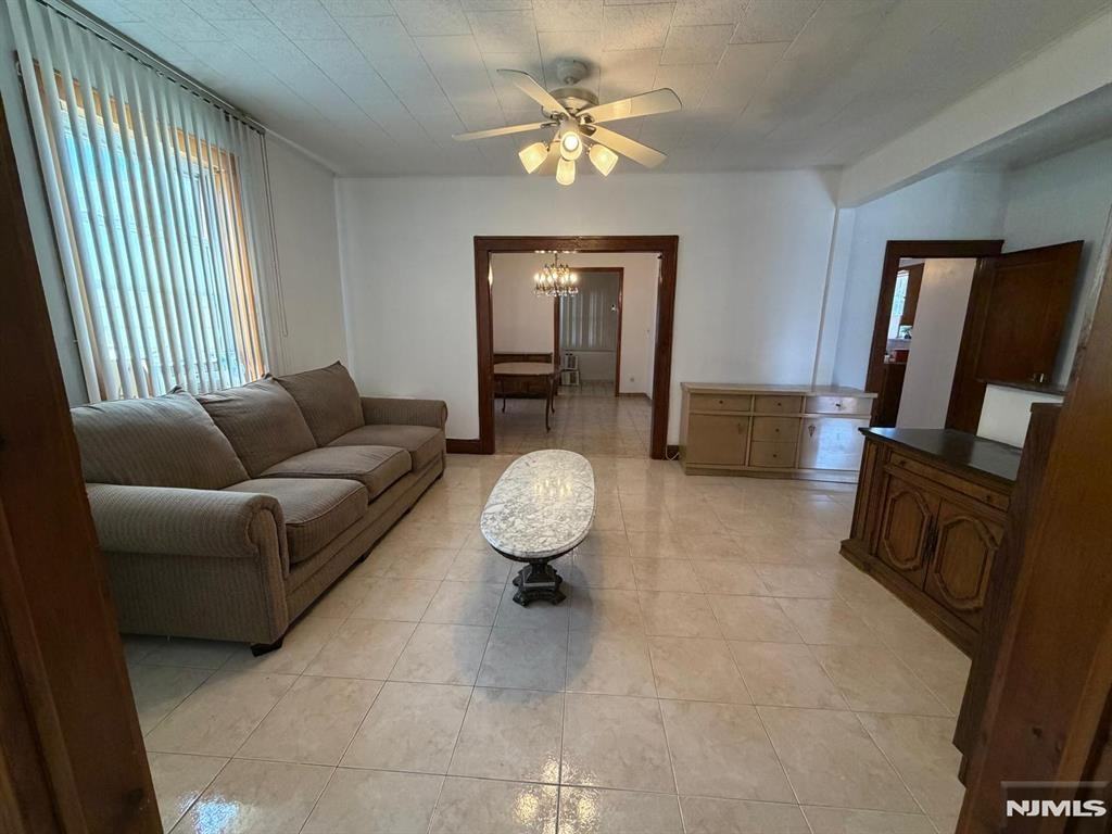 19 John St - Photo 2 of 12