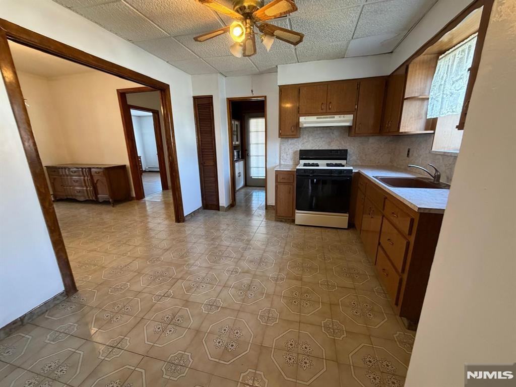 19 John St - Photo 5 of 12