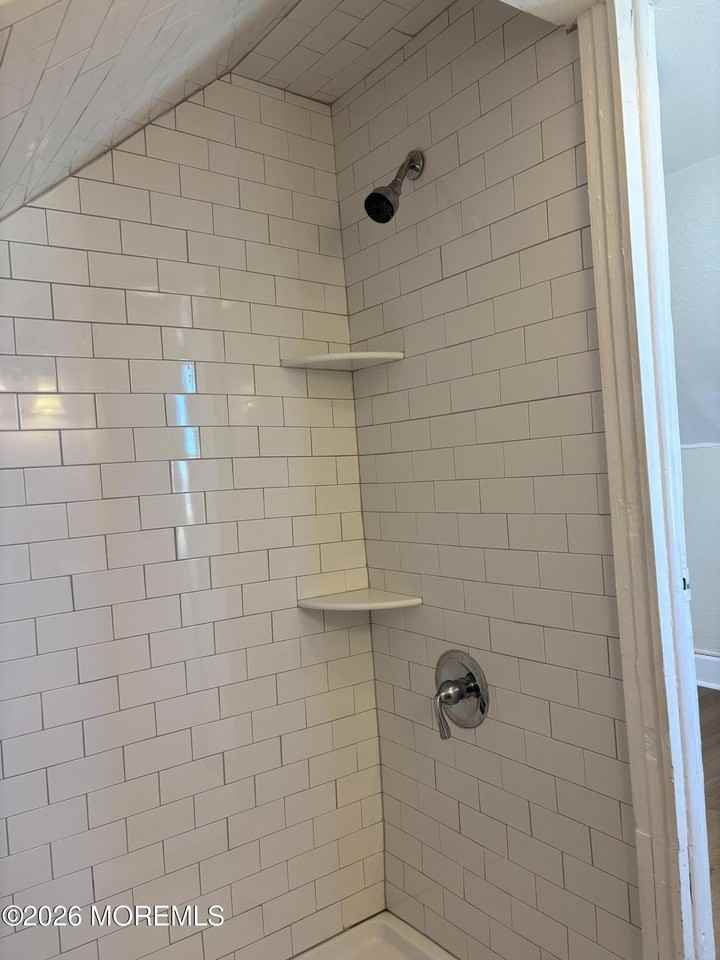 Heck Ave - Photo 2 of 8