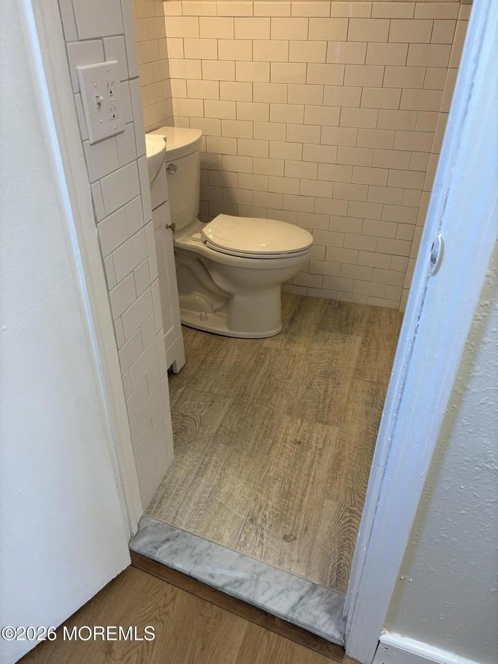 Heck Ave - Photo 3 of 8