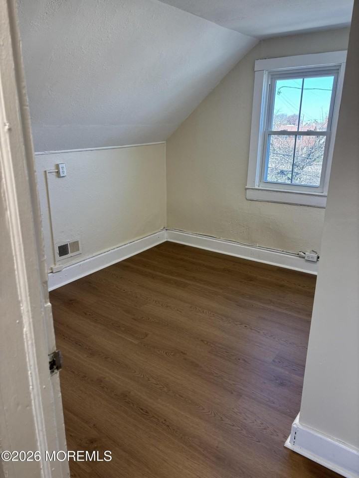 Heck Ave - Photo 4 of 8