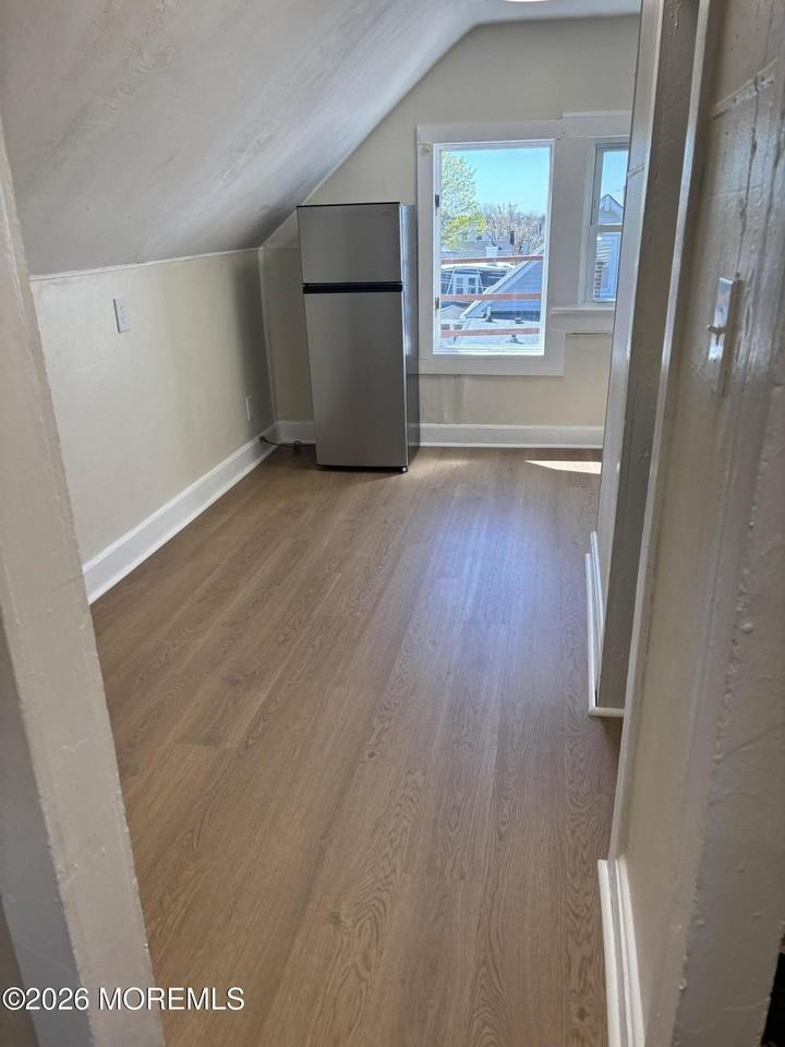 Heck Ave - Photo 7 of 8