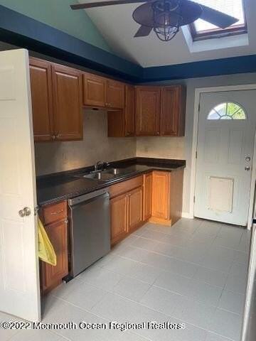 1404 Unami Ave - Photo 5 of 7