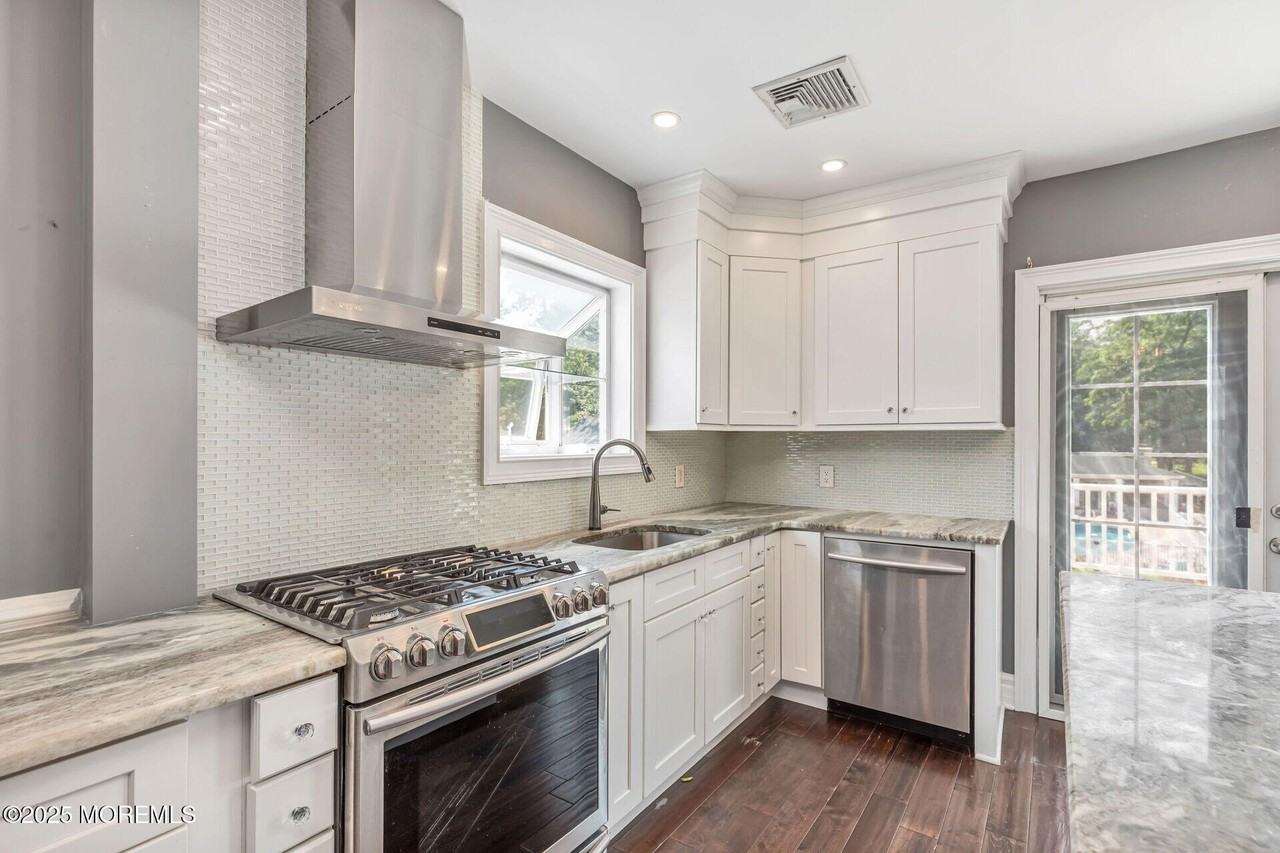 76 South St Unit B - Photo 3 of 33