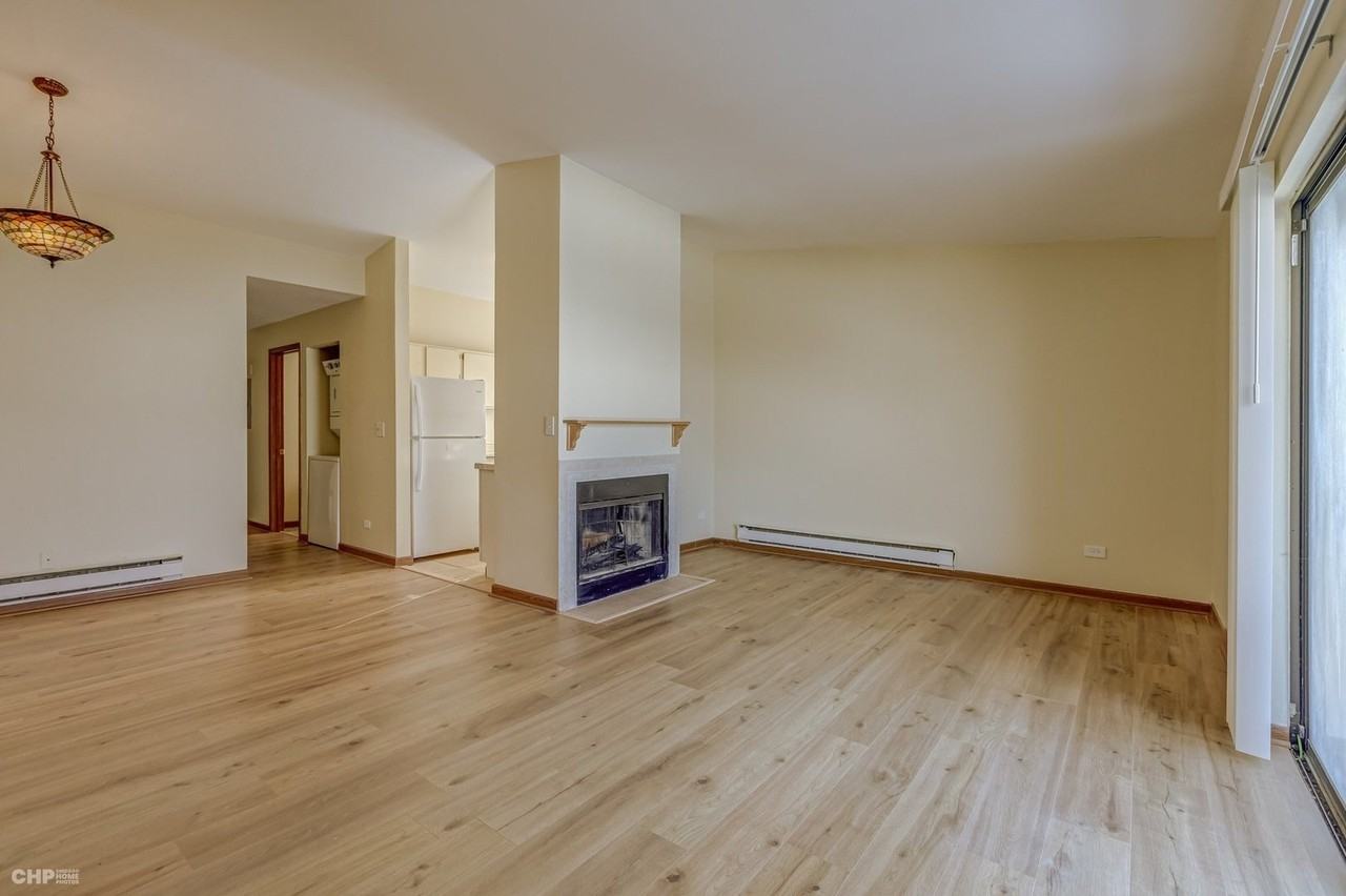 431 Berkshire Dr Apt 32 - Photo 5 of 17