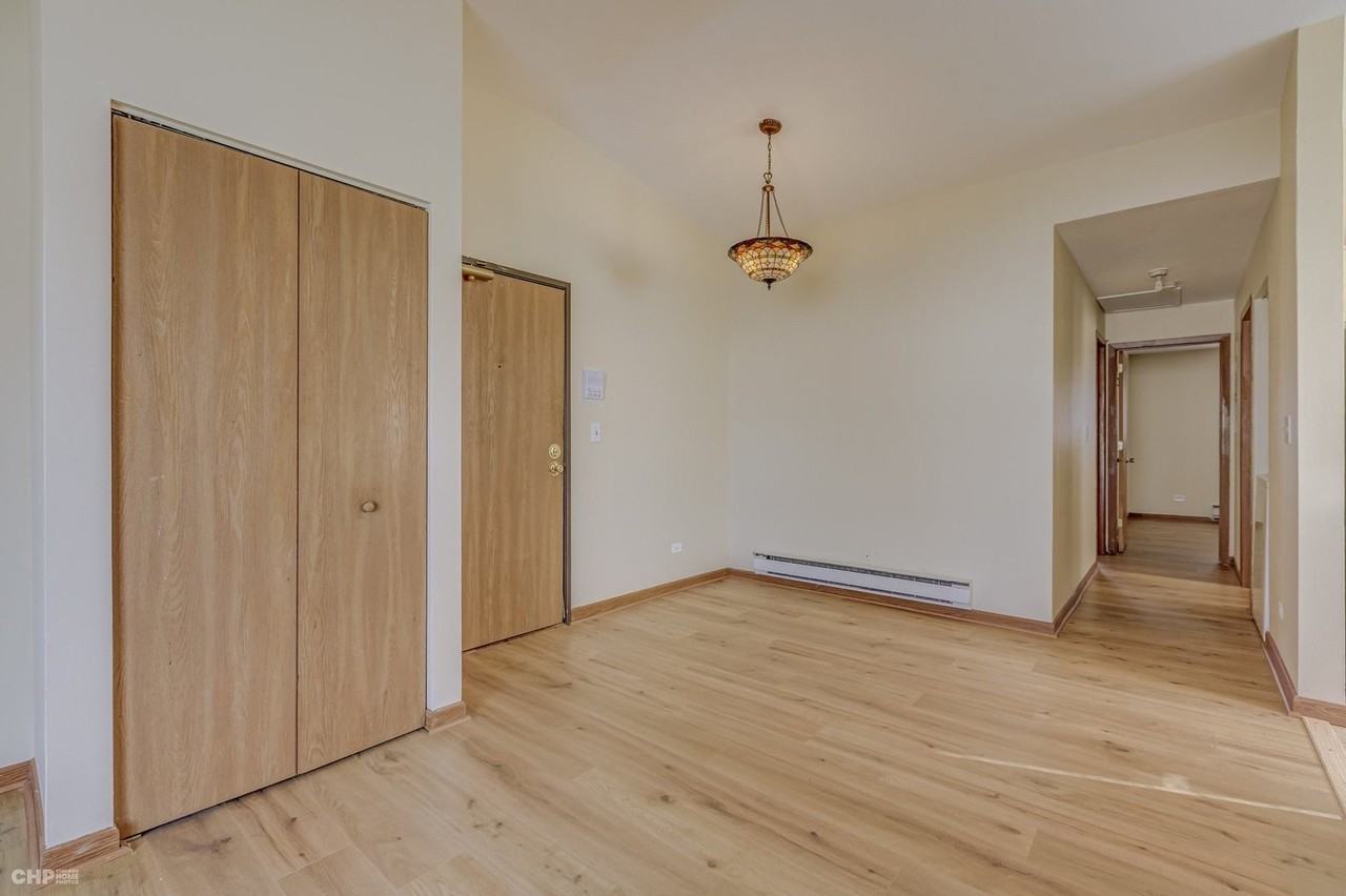 431 Berkshire Dr Apt 32 - Photo 7 of 17